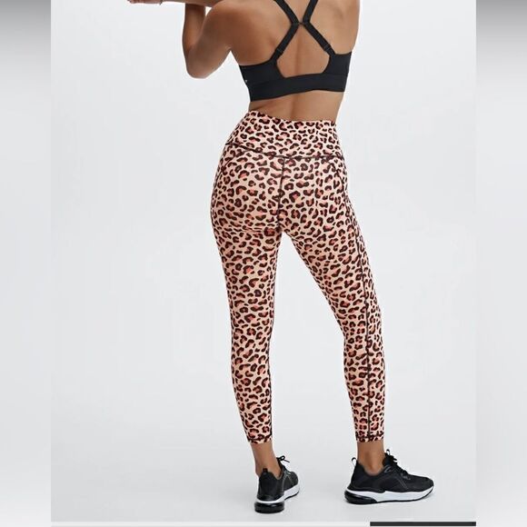 NWOT Fabletics Powerhold Leopard Leggings - Picture 2 of 6
